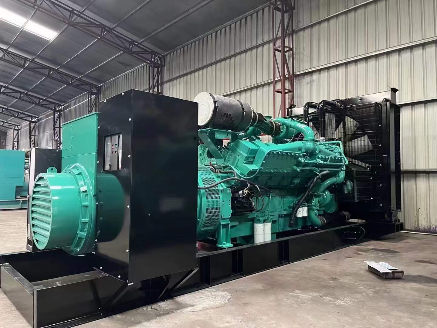 独山如何降低 800kW 柴油发电机输出电流的波动？
